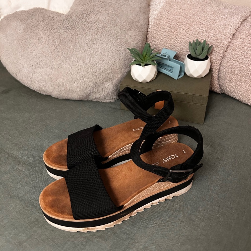 Women’s beach sandals heels
